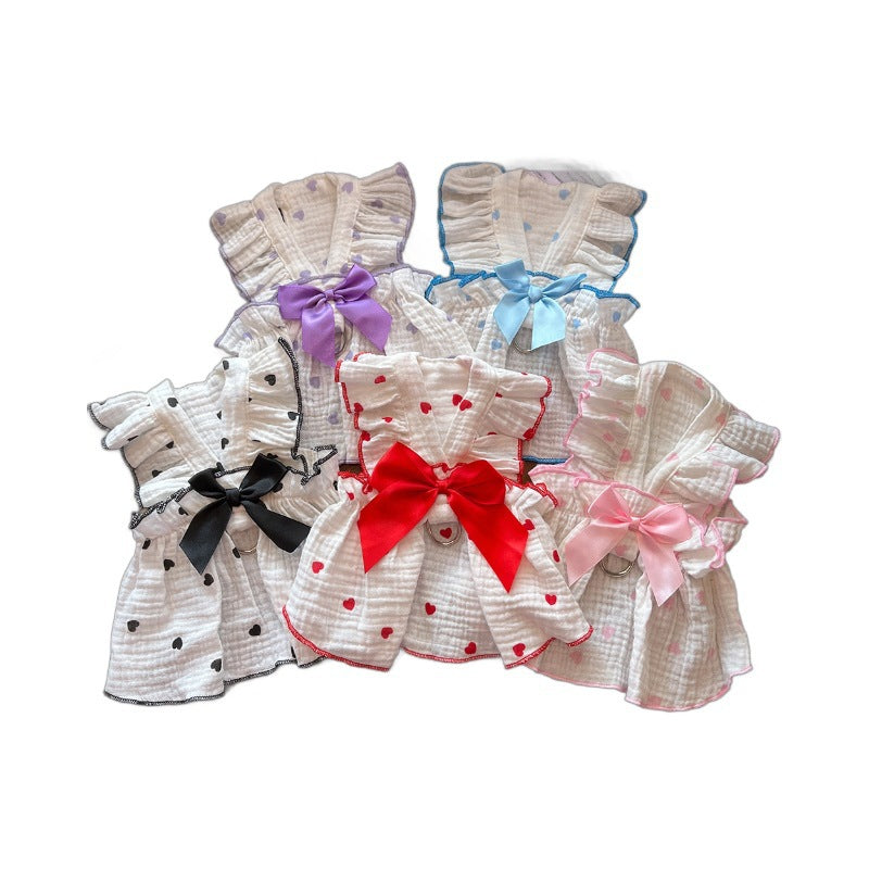 Spring and summer dresses are suitable for dogs and cats, providing them with cool and comfortable wear.