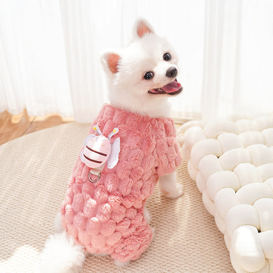 Four-legged Coat can be used to make pet dogs and cats wear warm and thick clothes in autumn and winter.