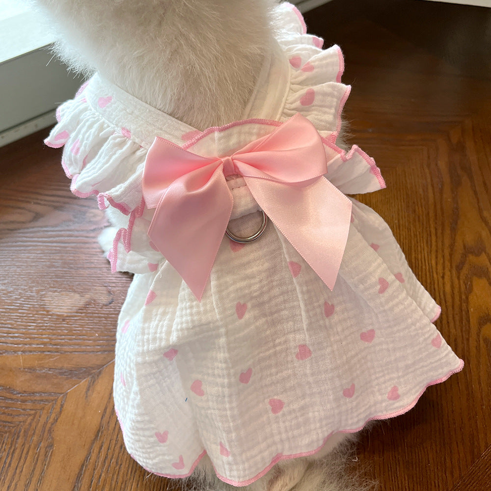 Spring and summer dresses are suitable for dogs and cats, providing them with cool and comfortable wear.
