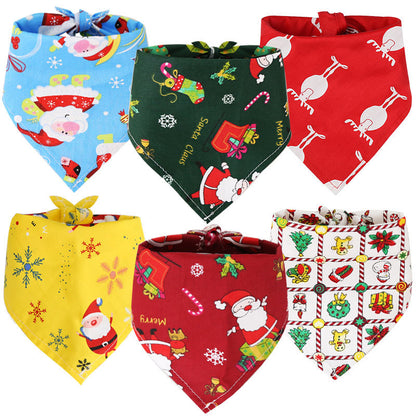Small, medium and large dog and cat triangle Spit towel Santa Claus elk pet supplies Four seasons decorative scarf