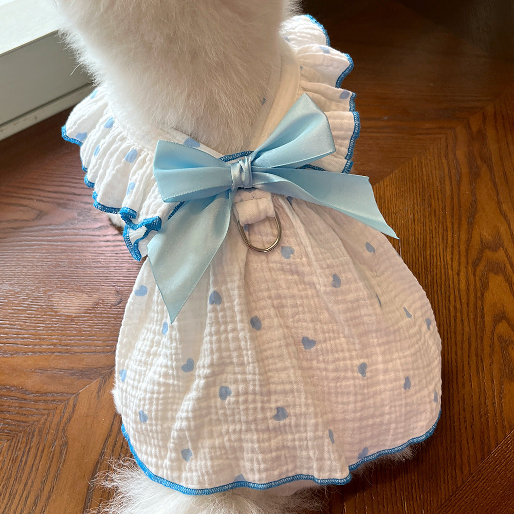 Spring and summer dresses are suitable for dogs and cats, providing them with cool and comfortable wear.